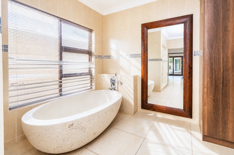 5 Bedroom Property for Sale in Pecanwood Estate North West